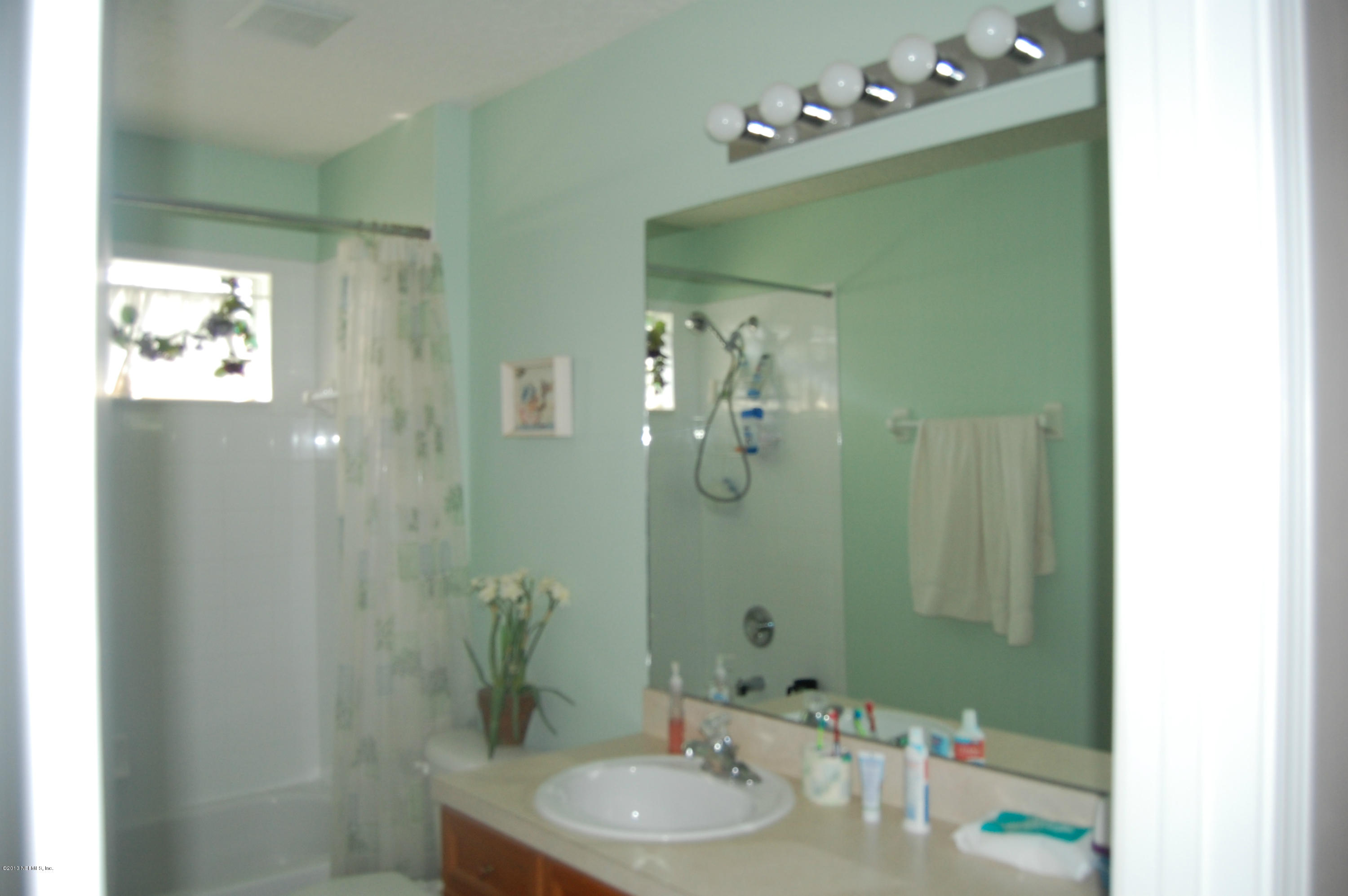 1232 Splendid Ravine Street St. Augustine, FL 32092 - Photo 13 of 18 GUEST BATH