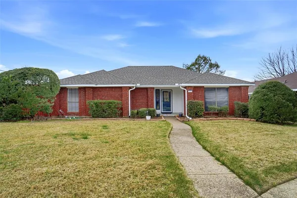 $1,975 | 1022 Fairview Court, Mesquite, TX 75181
