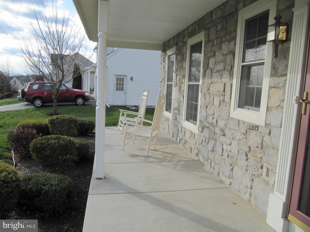 363 Squire Lane Lititz, PA 17543 - Photo 2 of 20