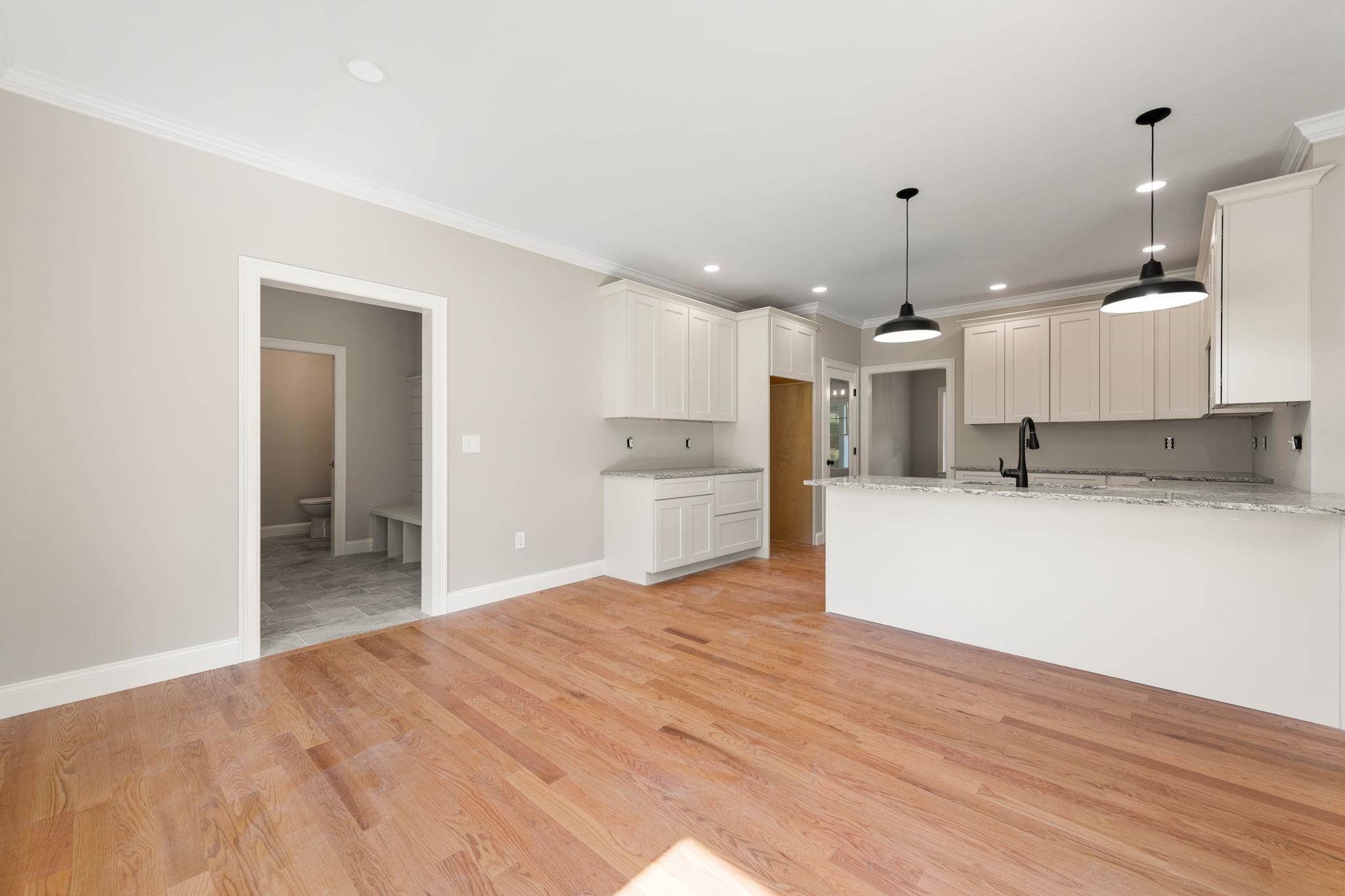 28 Byam Road New Boston, NH 03070 - Photo 4 of 37