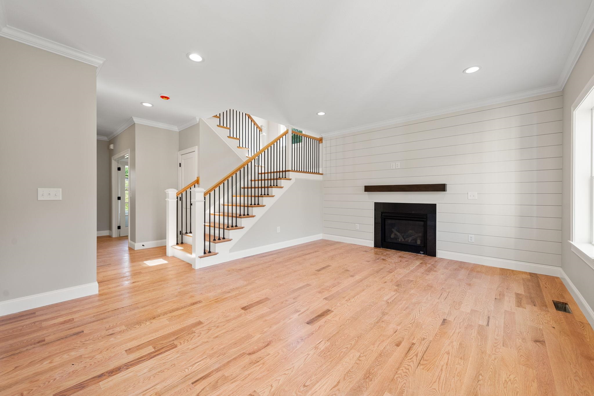28 Byam Road New Boston, NH 03070 - Photo 5 of 37