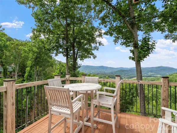 $775,000 | 47 Creekside Way, Unit H/301, Burnsville, NC 28714