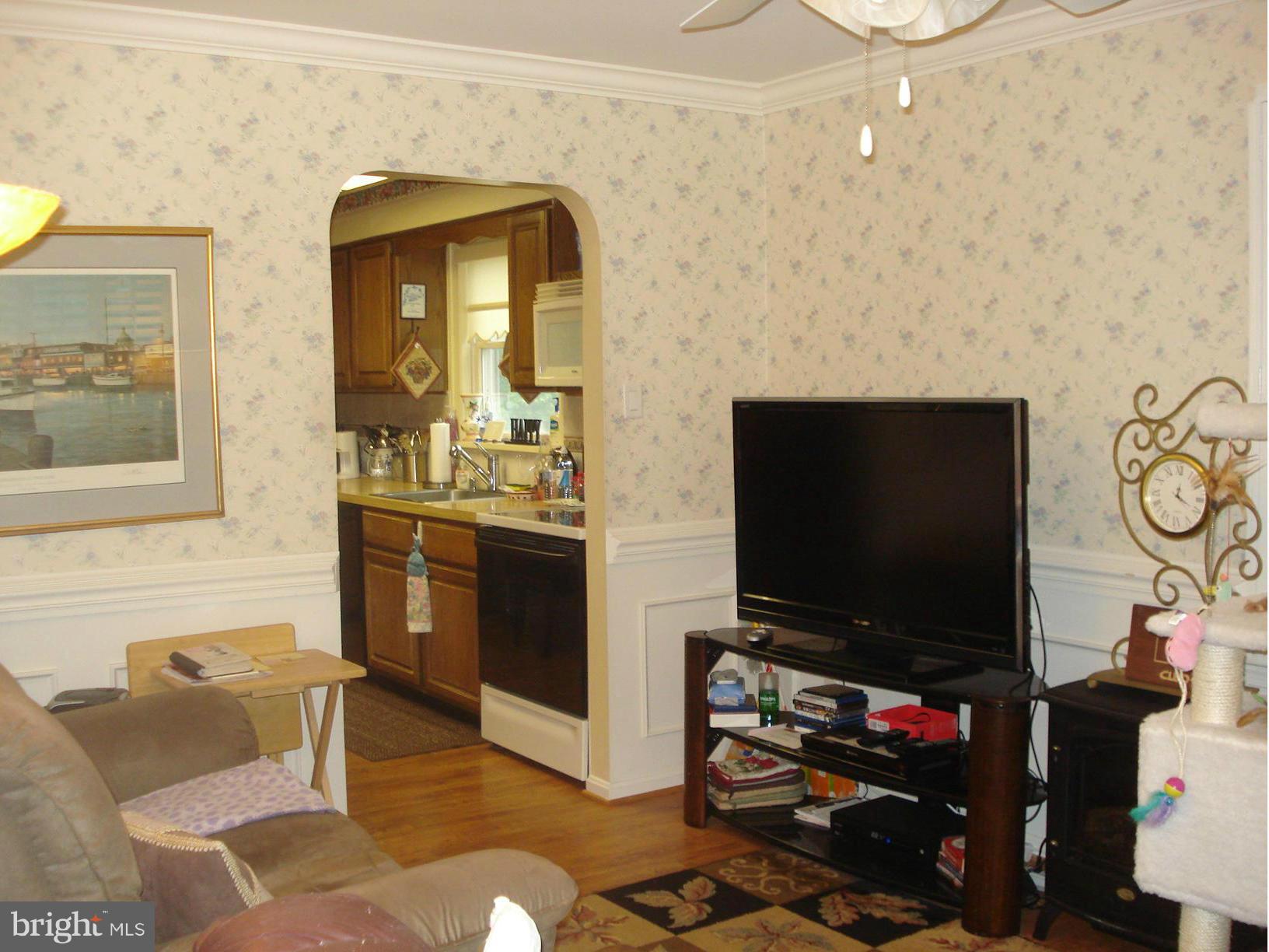 1633 Midland Road Edgewater, MD 21037 - Photo 9 of 28 Dining Room