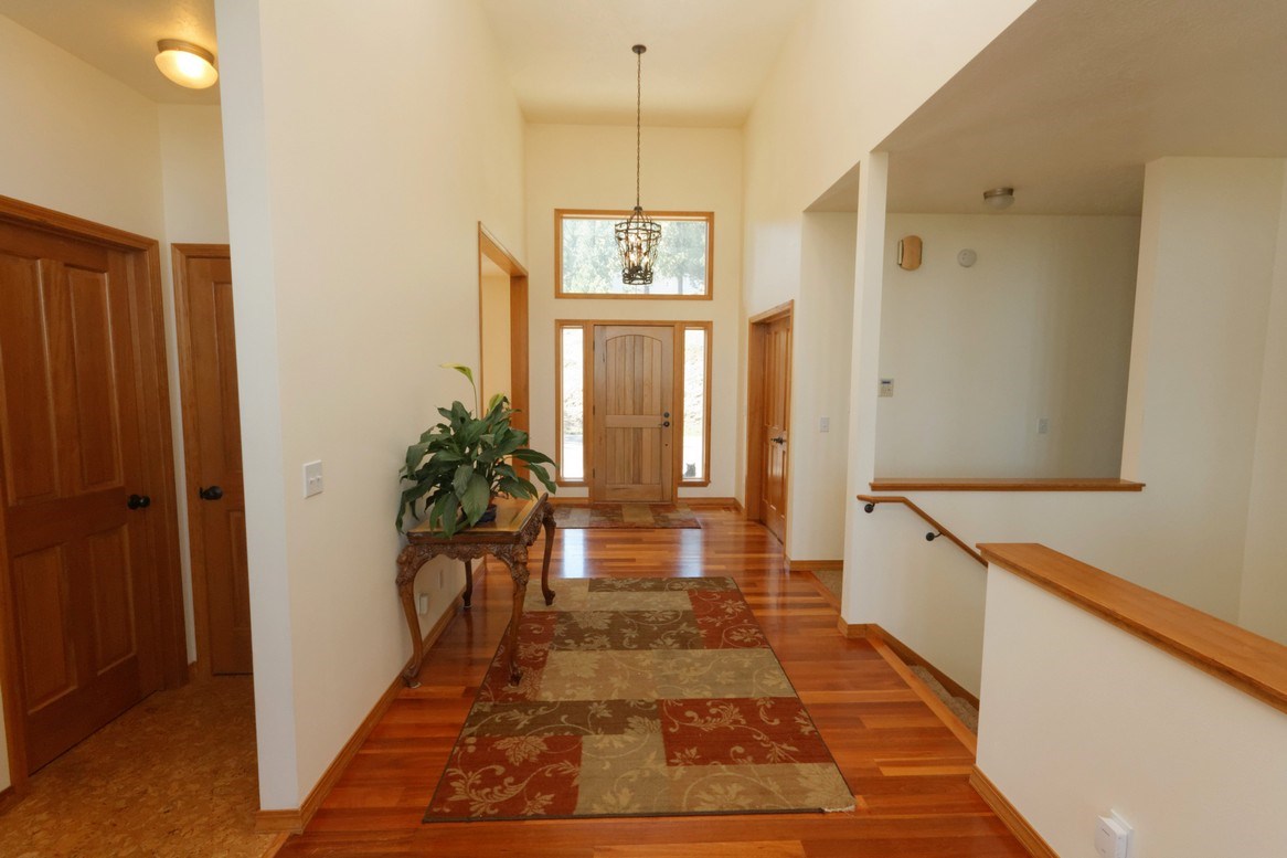6913 South Saddle Ridge Road Greenacres, WA 99016 - Photo 3 of 20