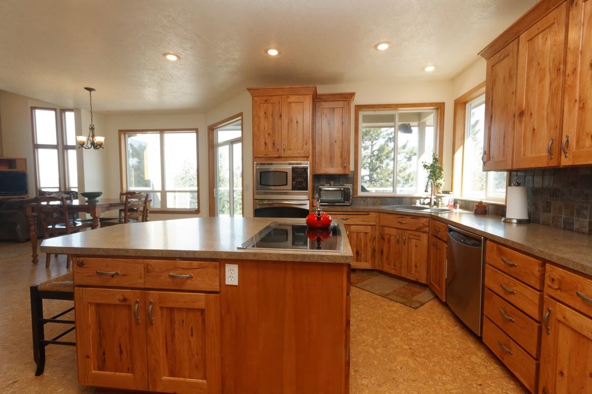 6913 South Saddle Ridge Road Greenacres, WA 99016 - Photo 6 of 20