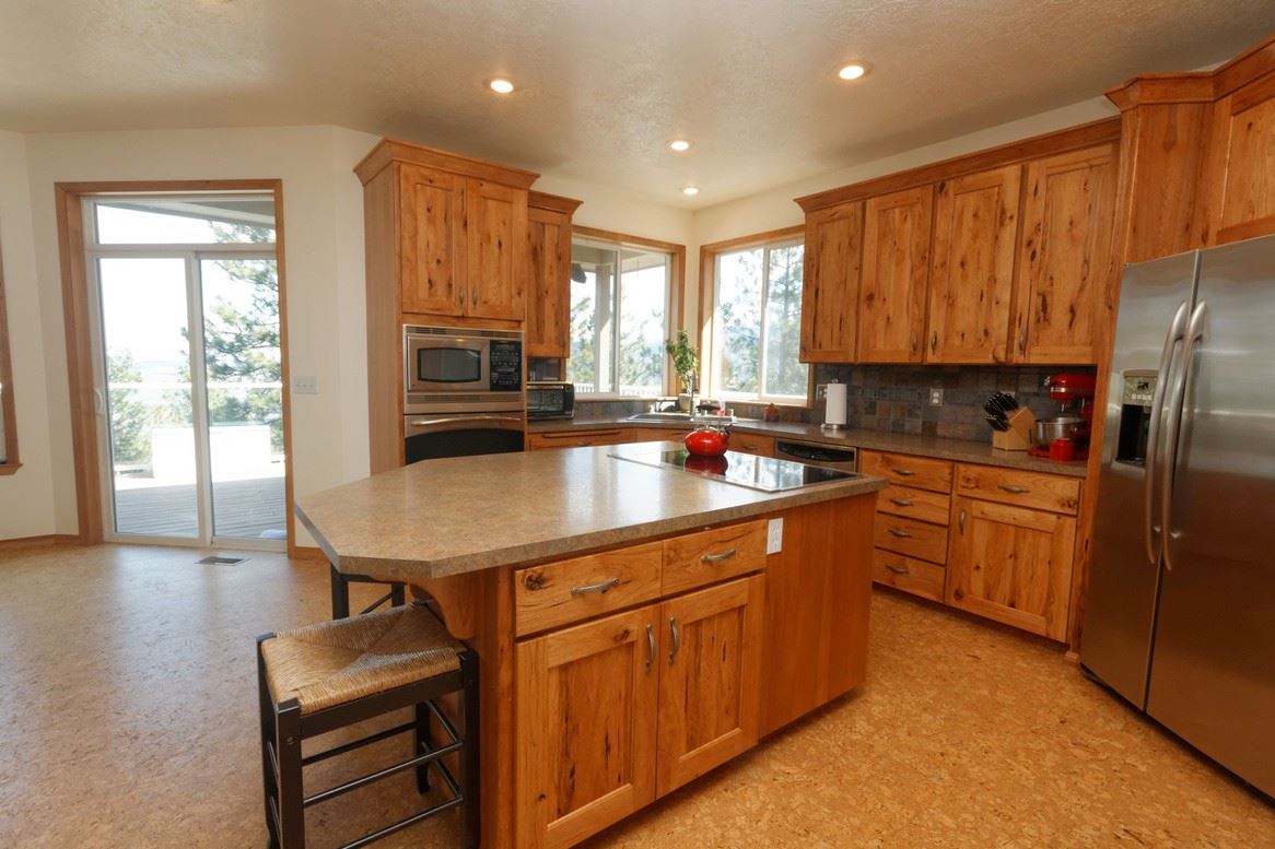 6913 South Saddle Ridge Road Greenacres, WA 99016 - Photo 7 of 20