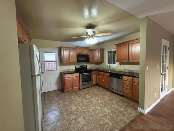 $3,400 | 634 Aster Street, Escondido, CA 92027