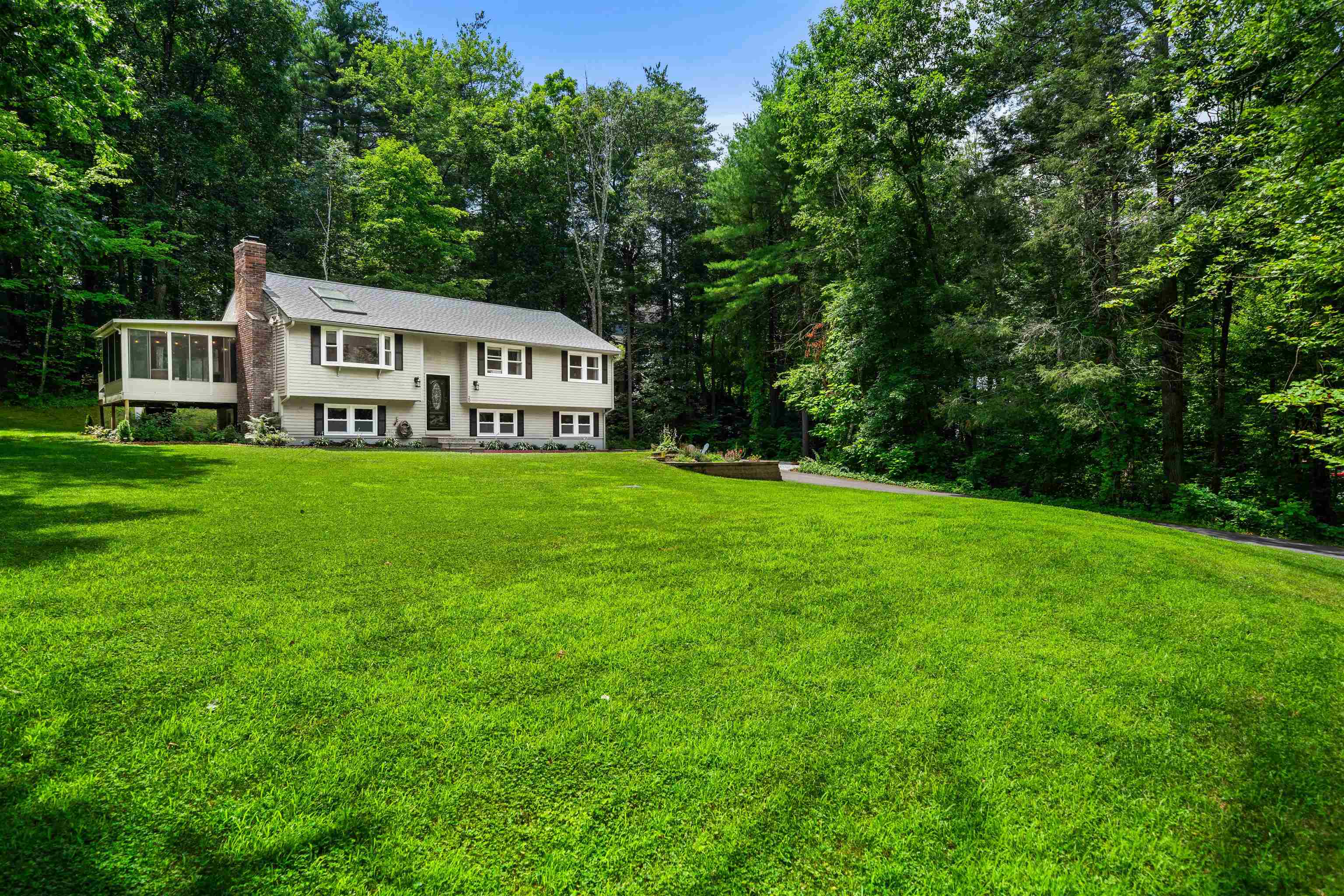 20 Hawkview Road Hudson, NH 03051 - Photo 29 of 35