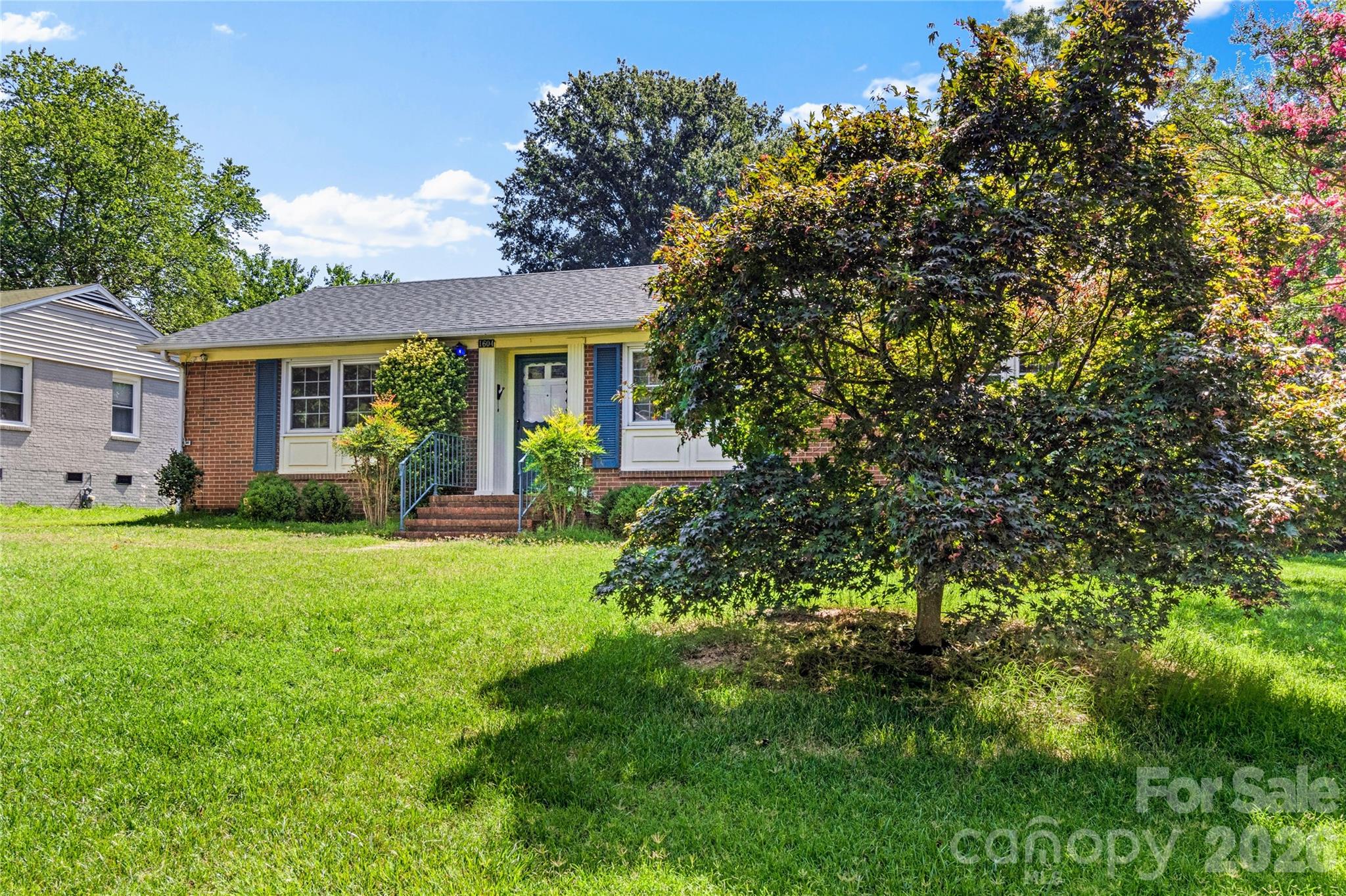 1604 Grantham Drive High Point, NC 27265 - Photo 3 of 33