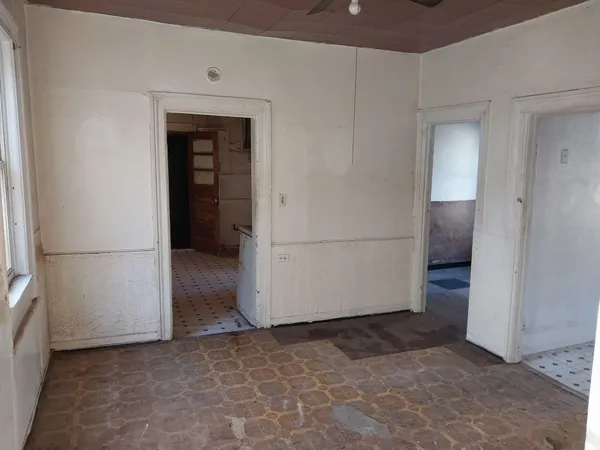 $19,900 | 1810 Carroll Street, Saginaw, MI 48601