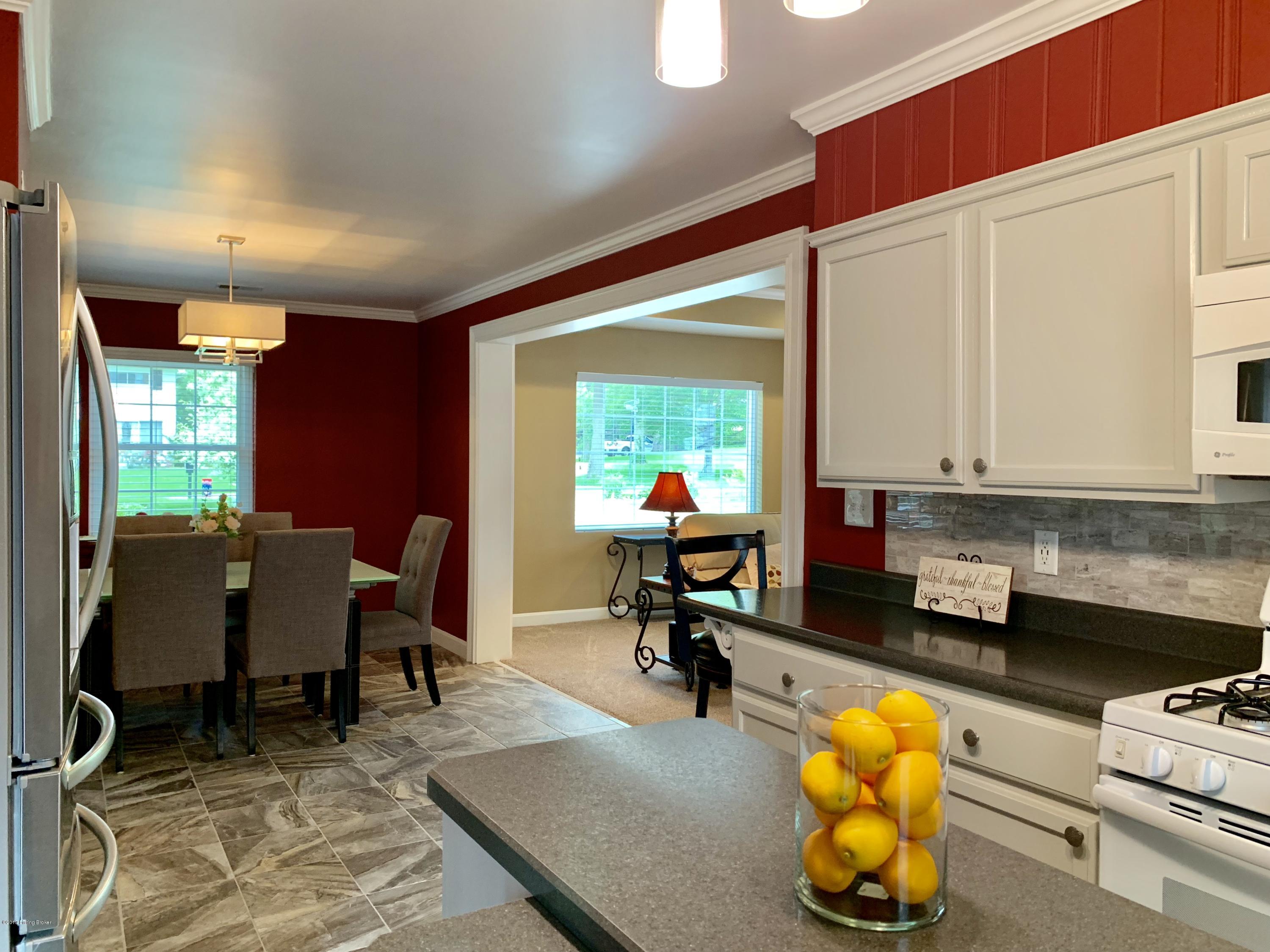 904 Riverside Drive Louisville, KY 40207 - Photo 15 of 42 526DA107-AB6A-4DA7-A46C-ABD261493B8B