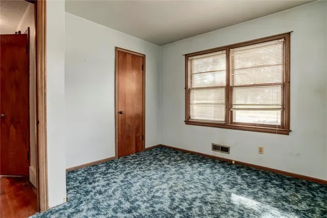 $250,000 | 7600 West 67th Street, Mission, KS 66202