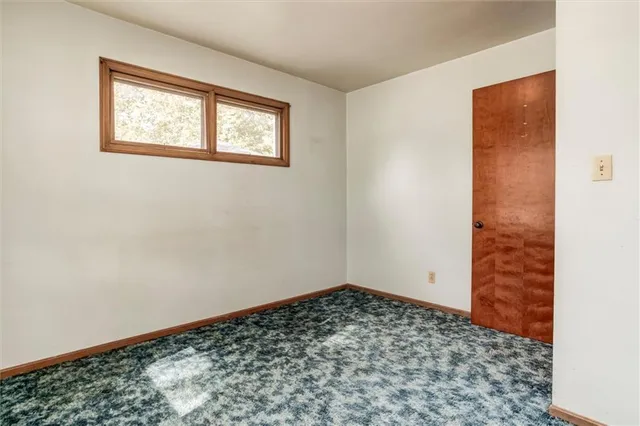 $250,000 | 7600 West 67th Street, Mission, KS 66202