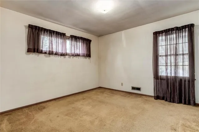 $250,000 | 7600 West 67th Street, Mission, KS 66202