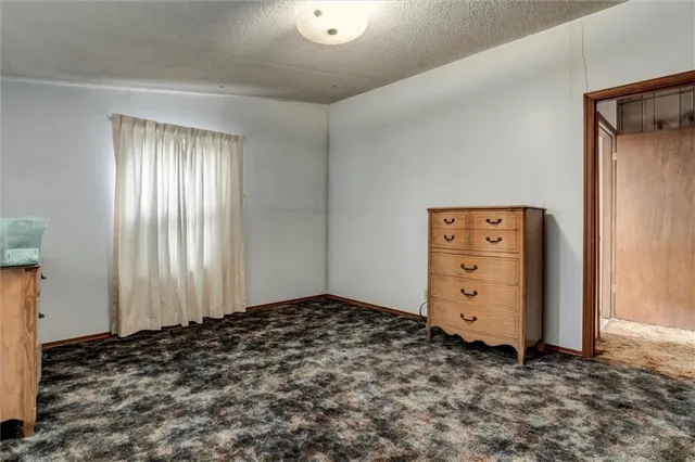 $250,000 | 7600 West 67th Street, Mission, KS 66202