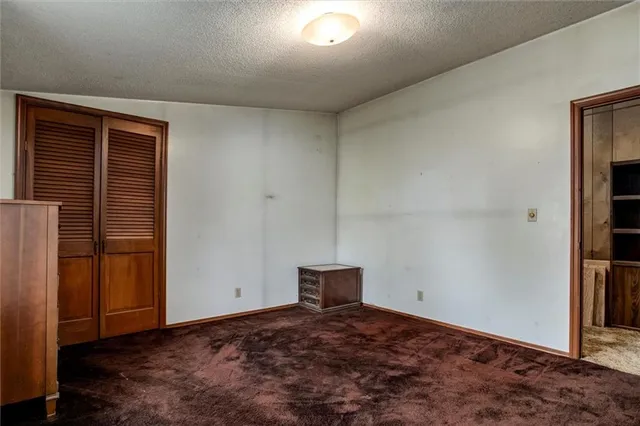 $250,000 | 7600 West 67th Street, Mission, KS 66202