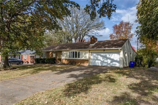 $250,000 | 7600 West 67th Street, Mission, KS 66202