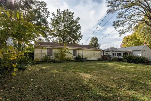 $250,000 | 7600 West 67th Street, Mission, KS 66202