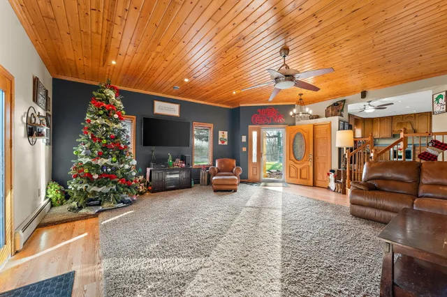 $319,900 | 12 South Beulah Vista Drive, Hebron, IN 46341