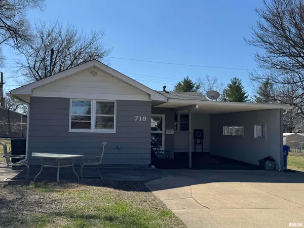 $84,900 | 718 East London Avenue, Peoria Heights, IL 61616