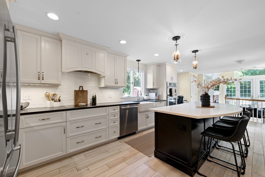 1141 Main Street Reading, MA 01867 - Photo 5 of 42