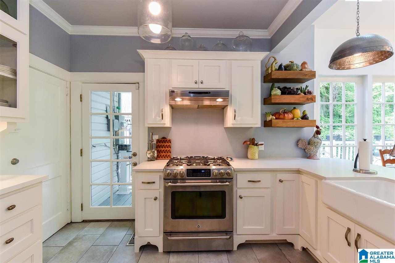 918 Irving Road Birmingham, AL 35209 - Photo 4 of 46