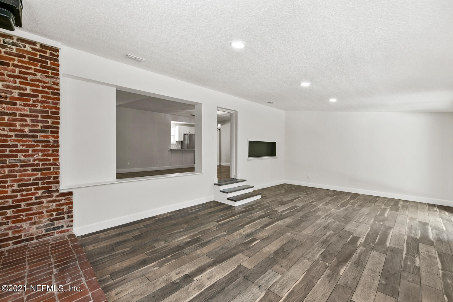 2445 Patsy Anne Drive Jacksonville, FL 32207 - Photo 12 of 35 A0850-031-017-1500x1000