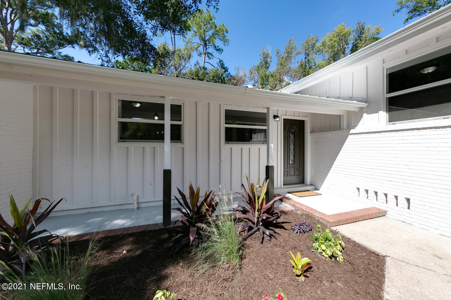 2445 Patsy Anne Drive Jacksonville, FL 32207 - Photo 5 of 35 A09471-011-036-1500x1000