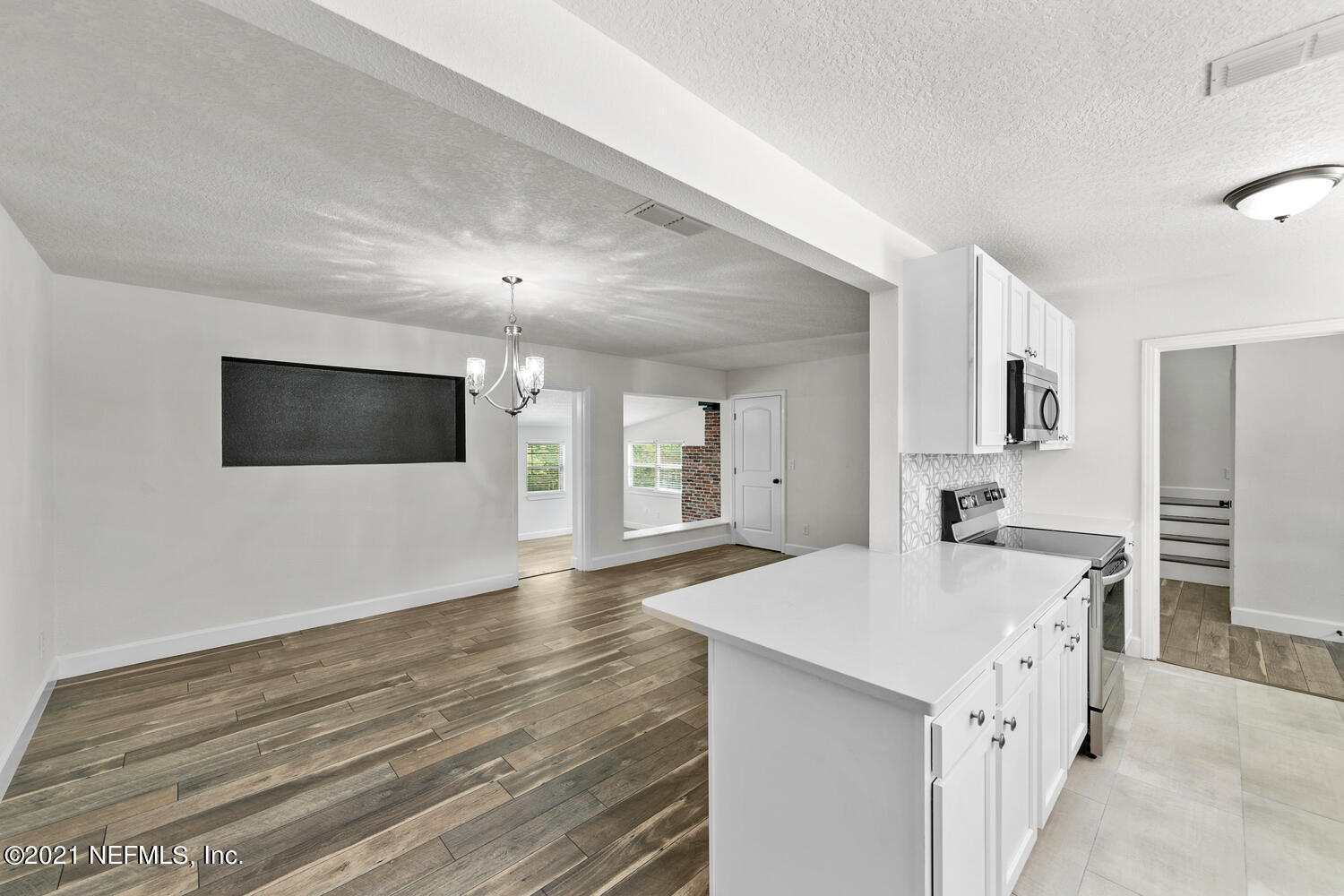 2445 Patsy Anne Drive Jacksonville, FL 32207 - Photo 7 of 35 A0825-026-010-1500x1000