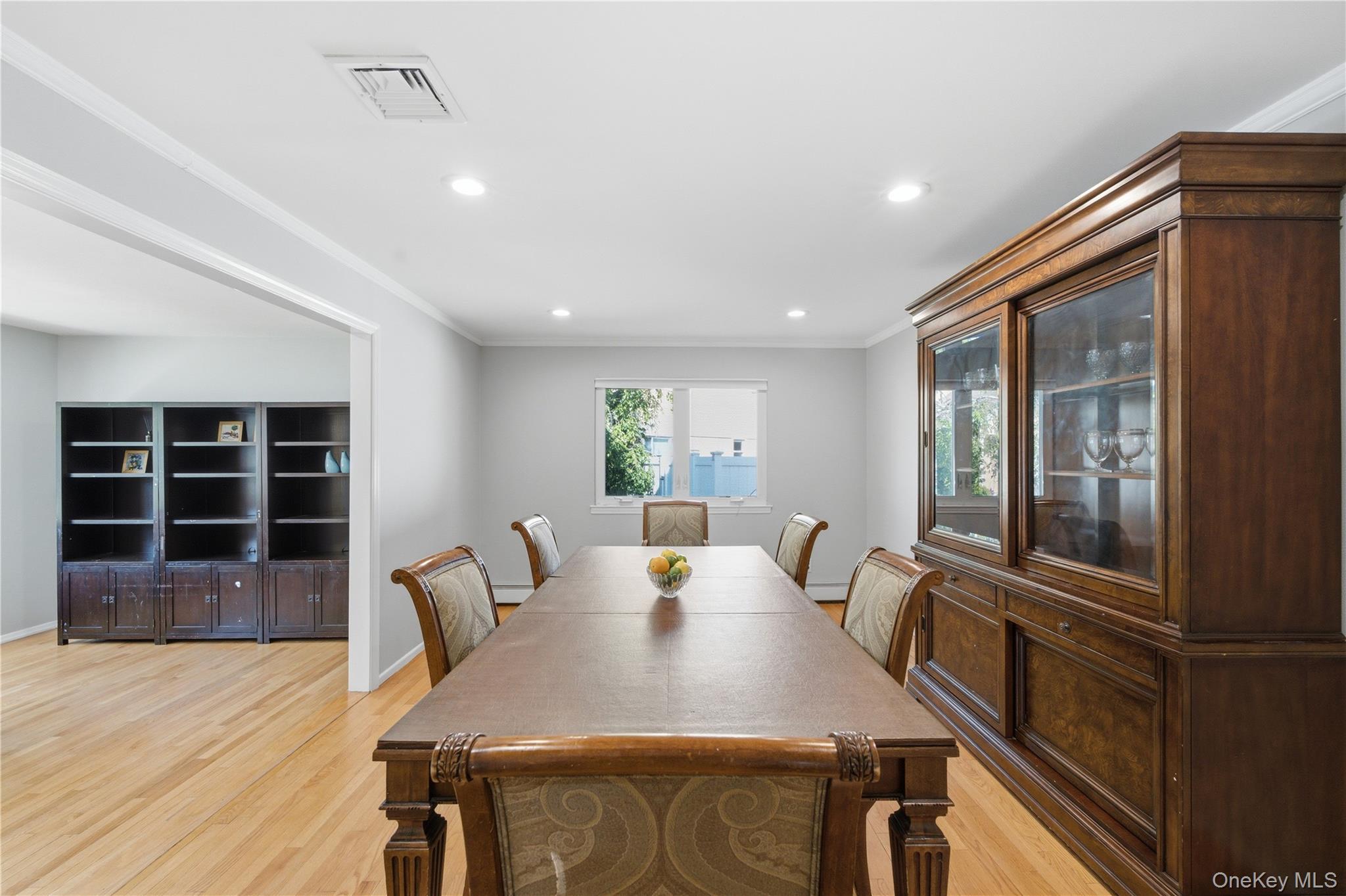 308 South Oyster Bay Road, Unit A Syosset, NY 11791 - Photo 5 of 37