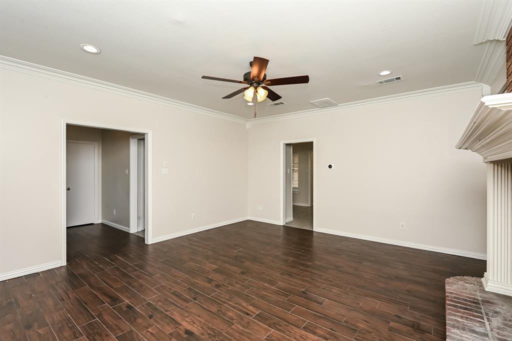 2057 Spinnaker Lane Azle, TX 76020 - Photo 5 of 19