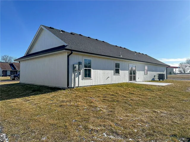 $289,500 | 711 Ivey Lane, Sedalia, MO 65301