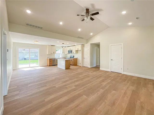 $289,500 | 711 Ivey Lane, Sedalia, MO 65301