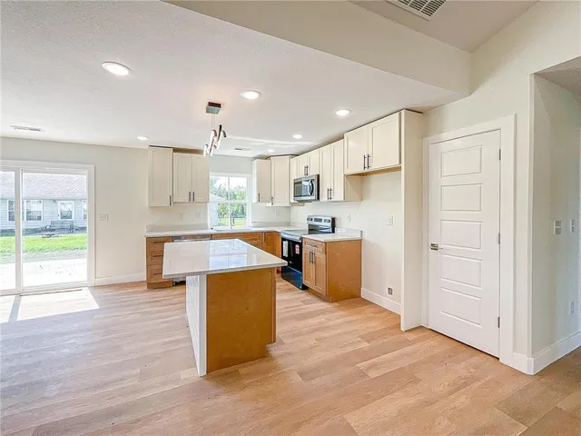 $289,500 | 711 Ivey Lane, Sedalia, MO 65301