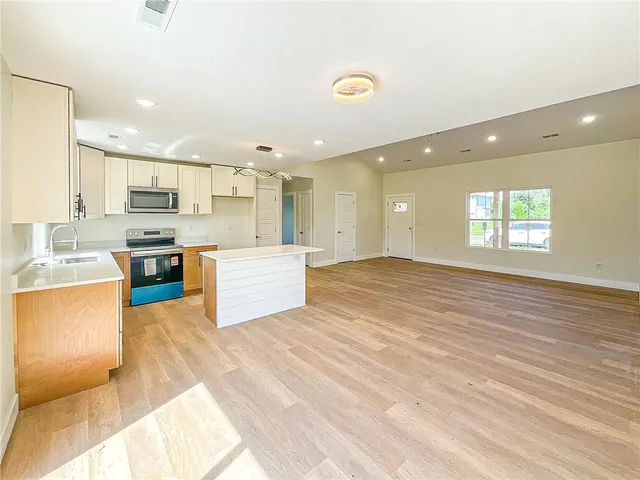 $289,500 | 711 Ivey Lane, Sedalia, MO 65301