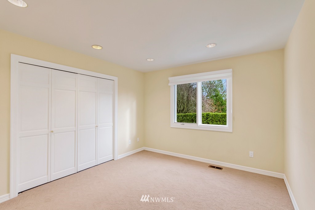 2790 Evergreen Point Road Medina, WA 98039 - Photo 18 of 22