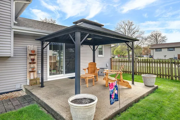 $349,000 | 390 South Di Paolo Drive, Coal City, IL 60416