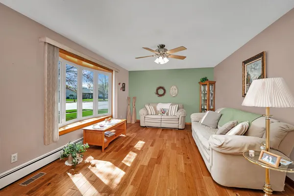 $349,000 | 390 South Di Paolo Drive, Coal City, IL 60416