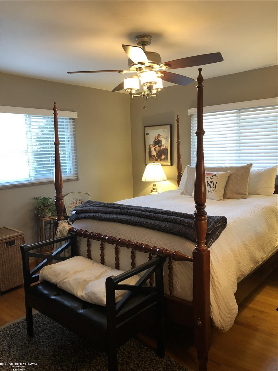 1798 Newcastle Road Grosse Pointe Woods, MI 48236 - Photo 12 of 33