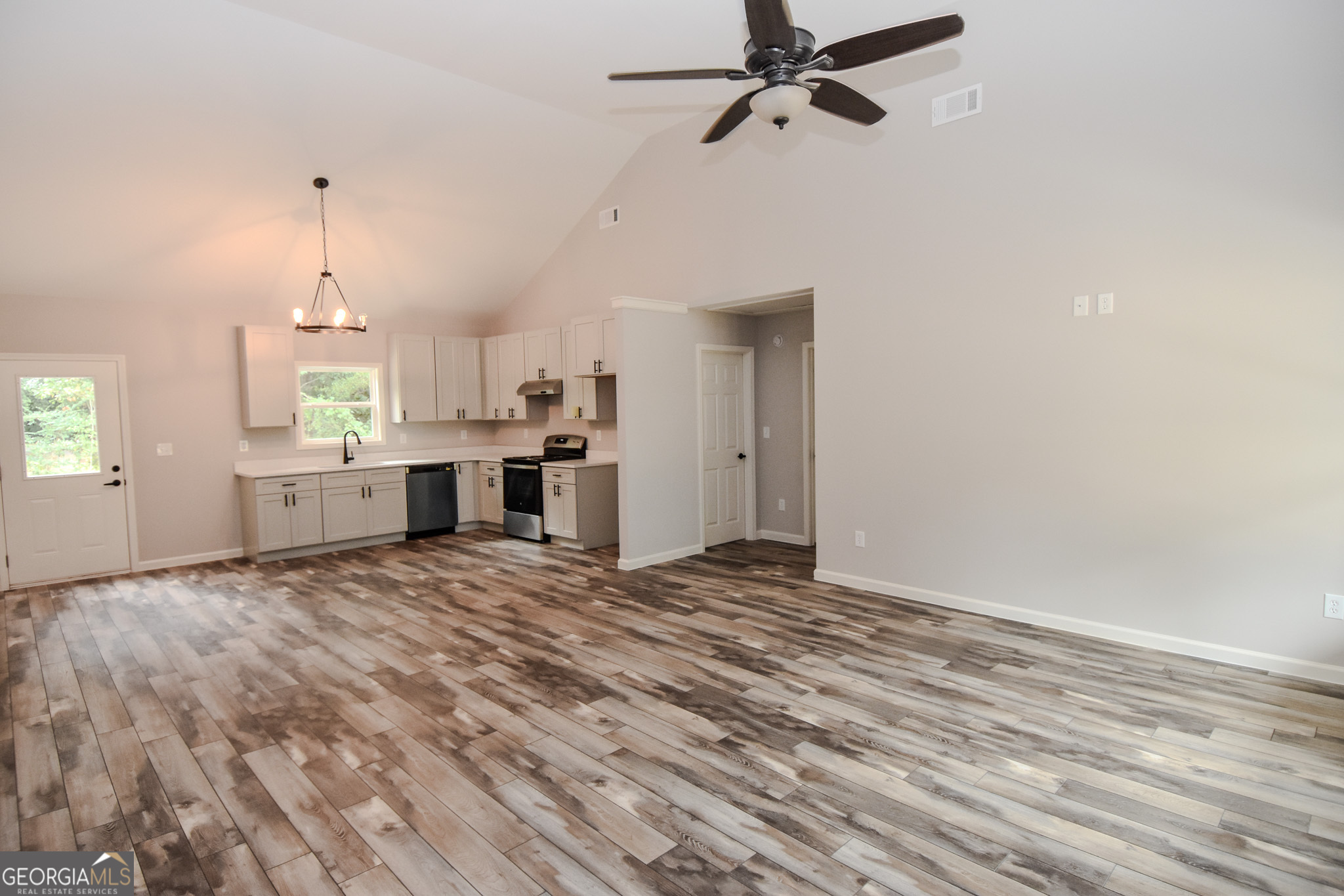 101 Alexandria Way Thomaston, GA 30286 - Photo 27 of 39 a view of a kitchen with a sink and dishwasher kitchen view