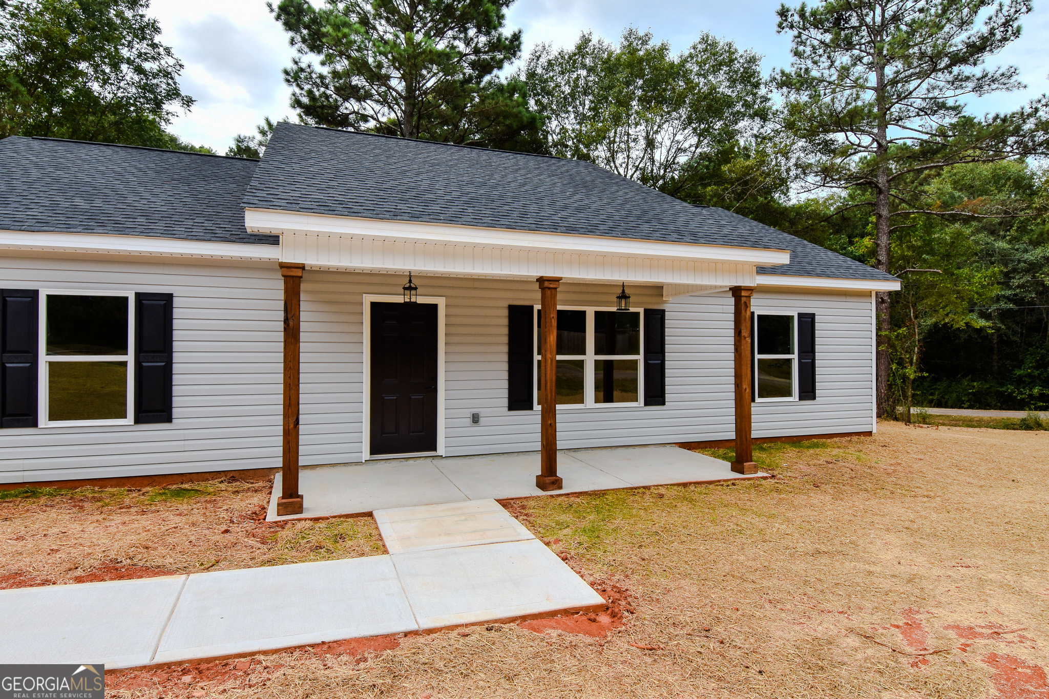 101 Alexandria Way Thomaston, GA 30286 - Photo 5 of 39 a house view with a outdoor space