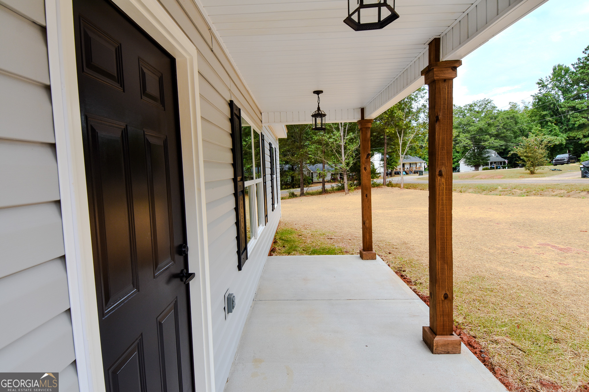 101 Alexandria Way Thomaston, GA 30286 - Photo 6 of 39 a view of a porch