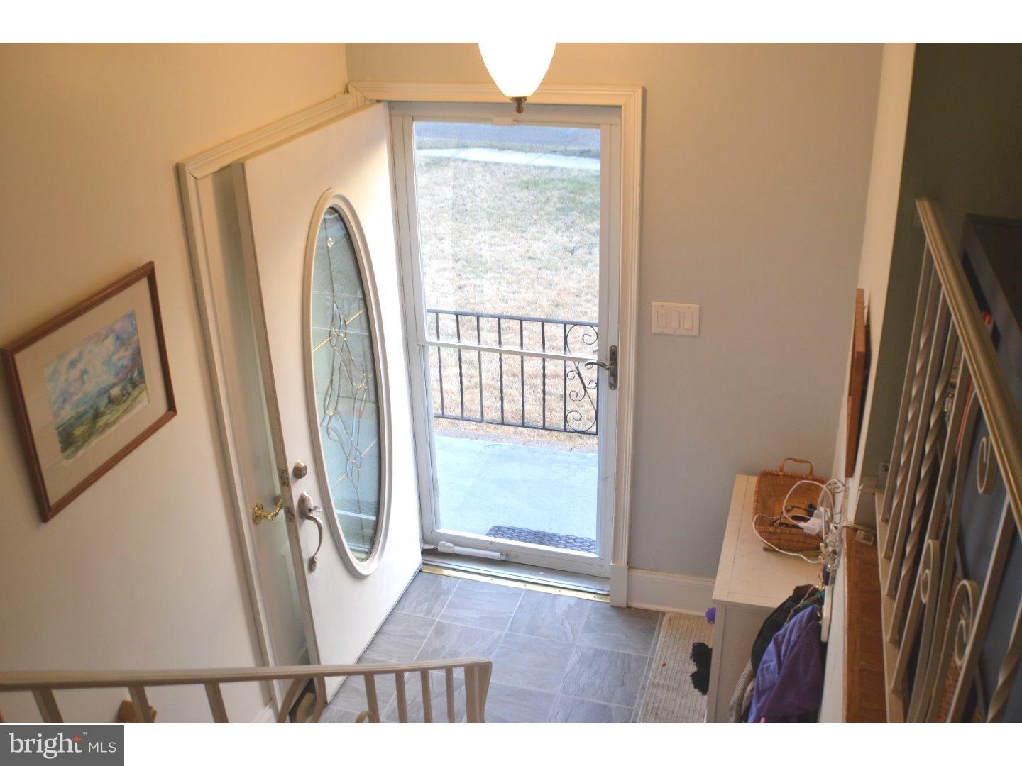 846 Lancing Road Woodbury, NJ 08096 - Photo 2 of 15 Foyer