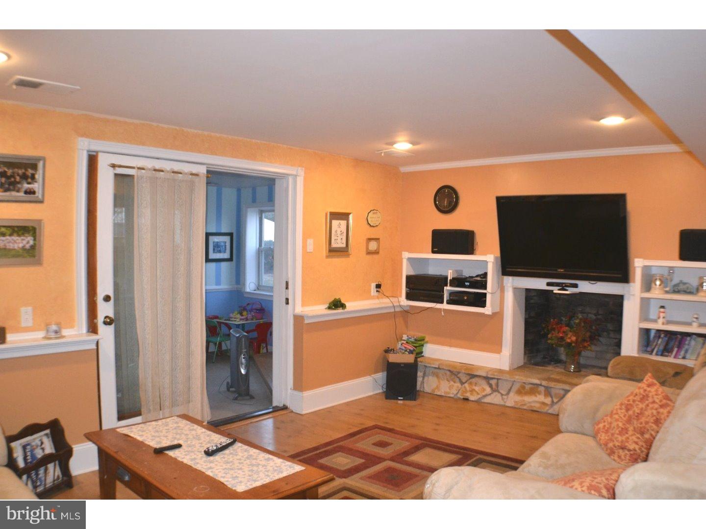 846 Lancing Road Woodbury, NJ 08096 - Photo 14 of 15 Family Room