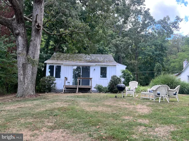 $1,800 | 1 Punte Lane, Essex, MD 21221