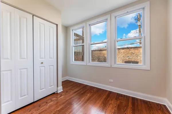 $3,750 | 18 South Austin Boulevard, Unit 1, Oak Park, IL 60304