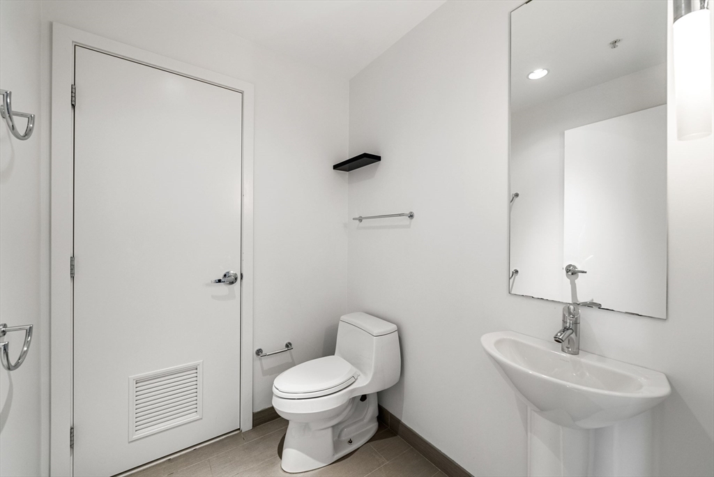 110 Stuart Street, Unit 19H Boston, MA 02116 - Photo 17 of 24