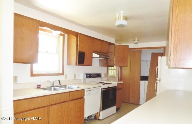 36 Carnation Road East Stroudsburg, PA 18302 - Photo 8 of 18 016