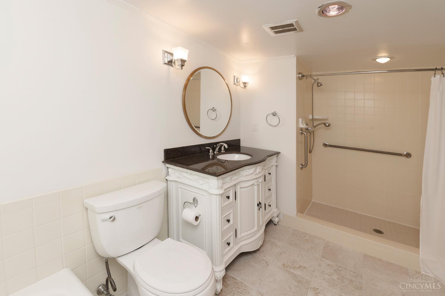 2444 Madison Road, Unit 708 Cincinnati, OH 45208 - Photo 34 of 43 Gallery Image 34