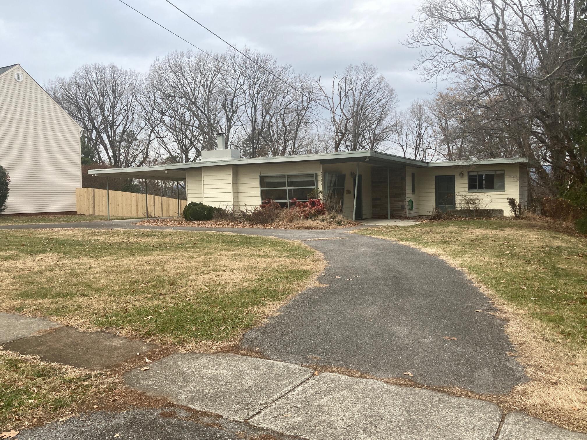 2721 Tillett Road Southwest Roanoke, VA 24015 - Photo 1 of 1 Main